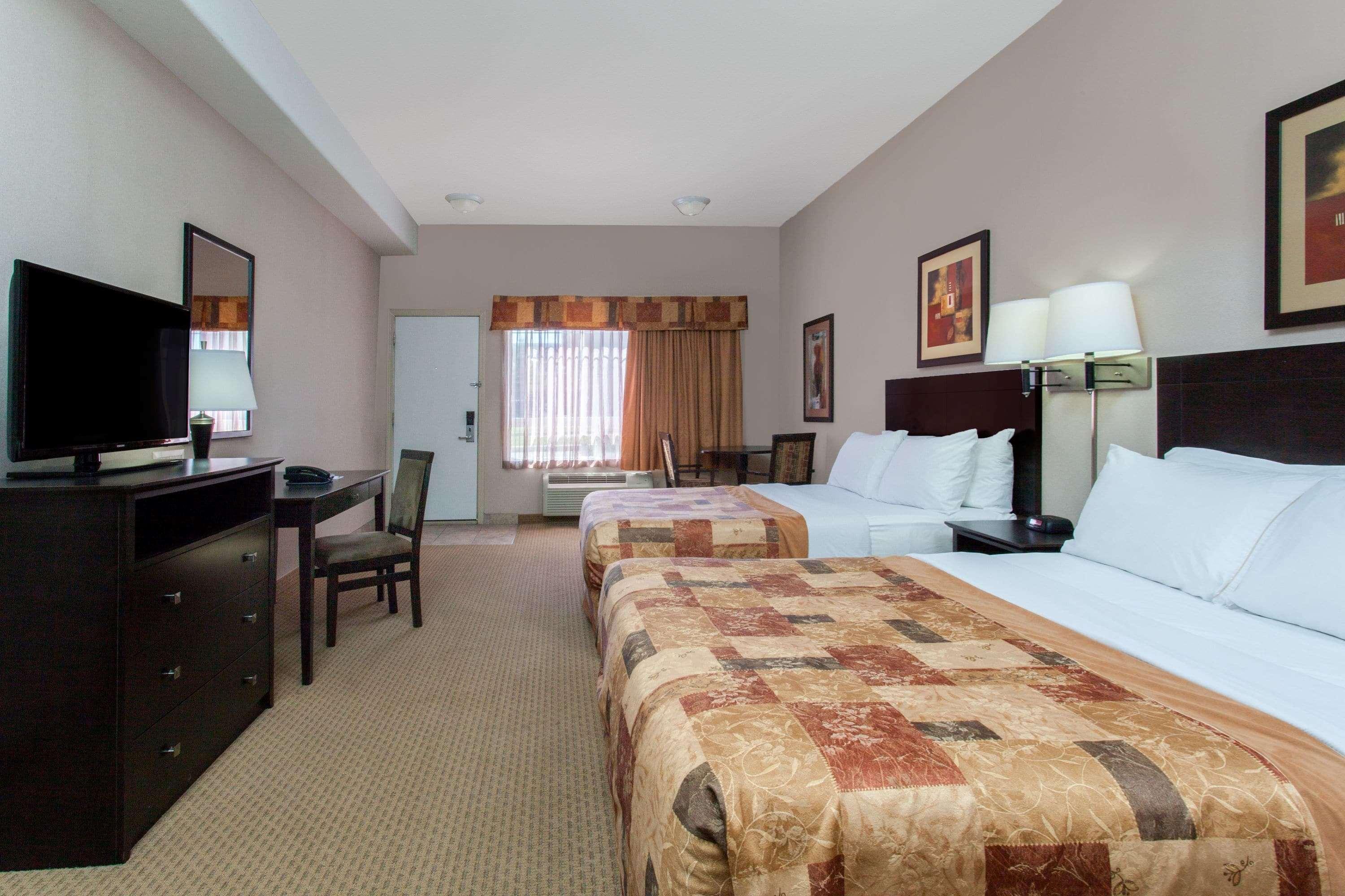 Ramada By Wyndham Brooks Exterior foto