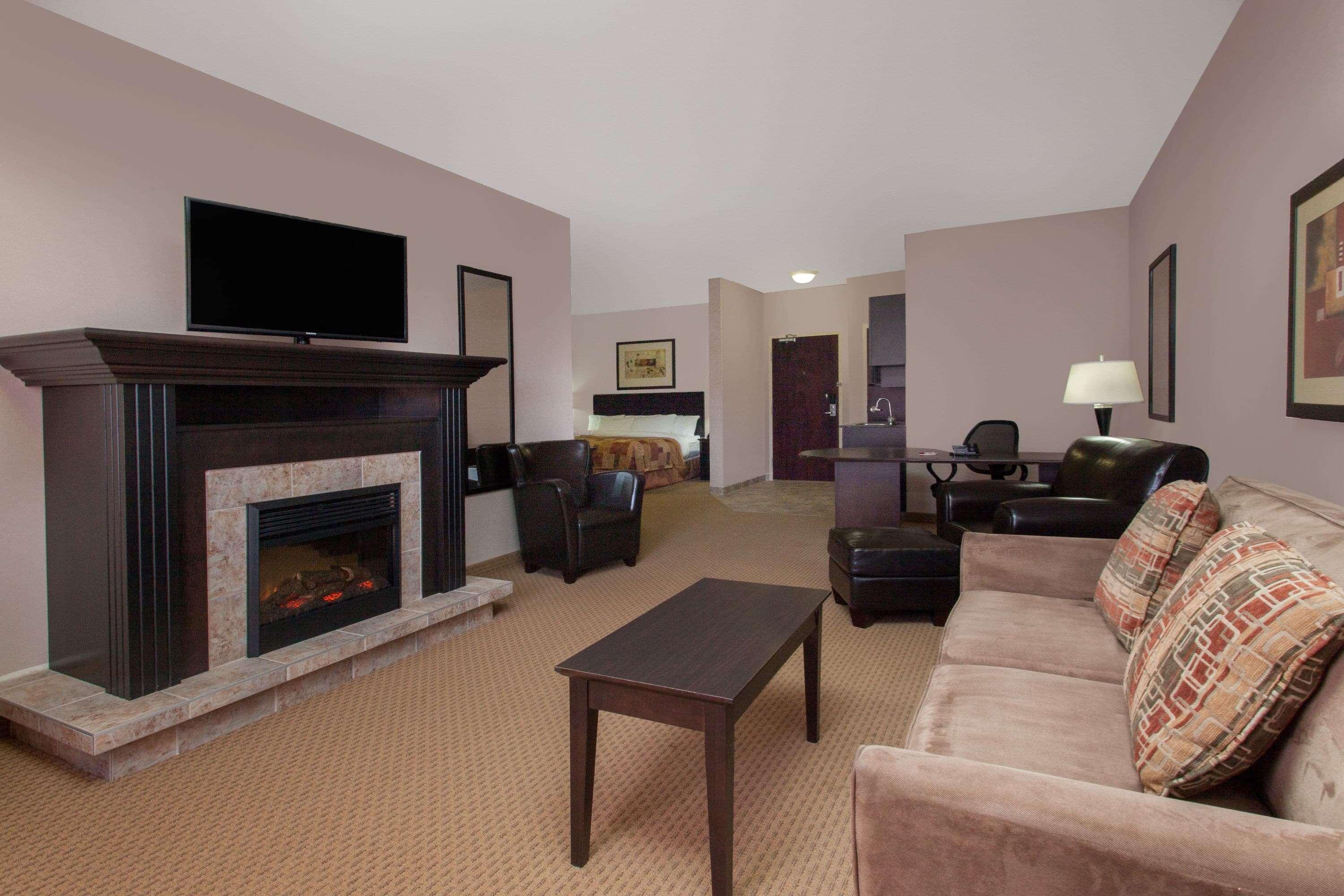 Ramada By Wyndham Brooks Exterior foto