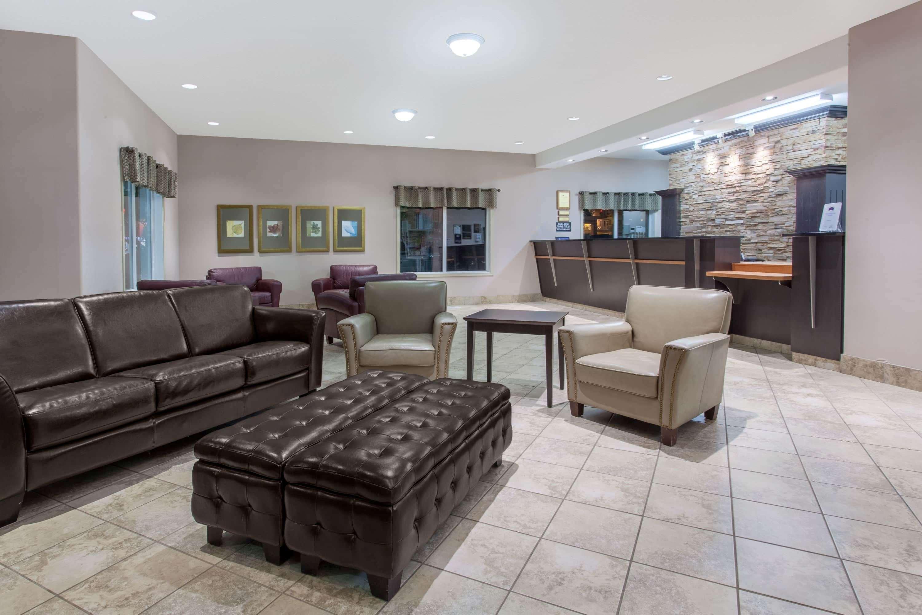 Ramada By Wyndham Brooks Exterior foto