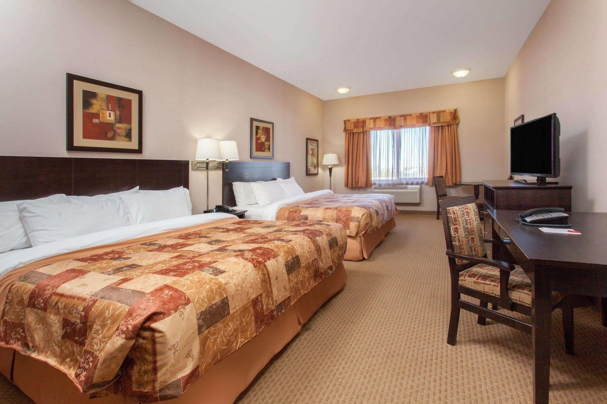 Ramada By Wyndham Brooks Exterior foto