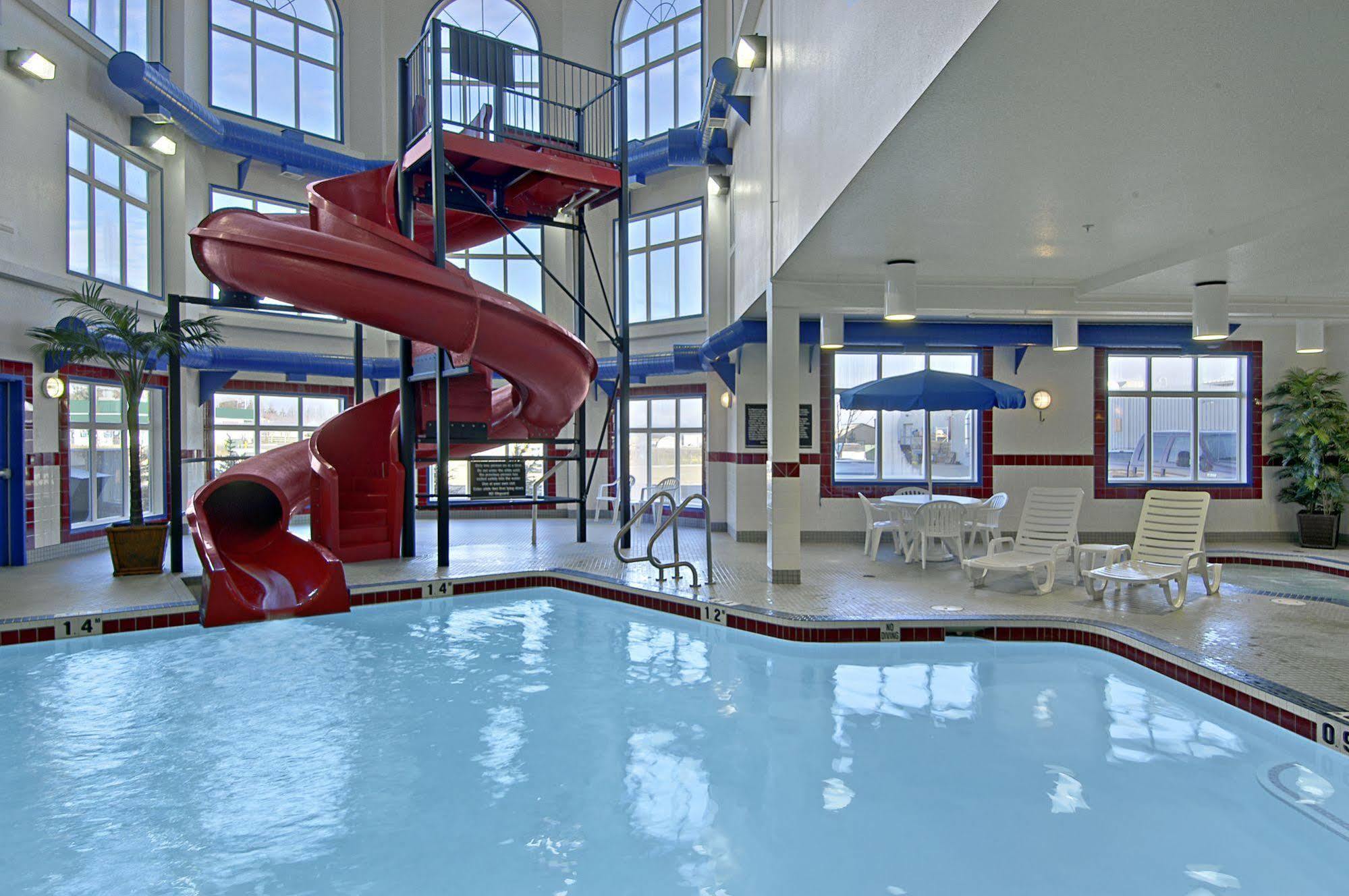 Ramada By Wyndham Brooks Exterior foto
